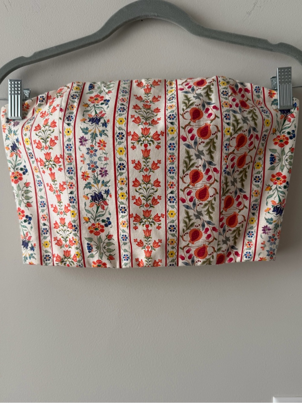 Alice + Olivia Cream Floral Stripe Crop Top